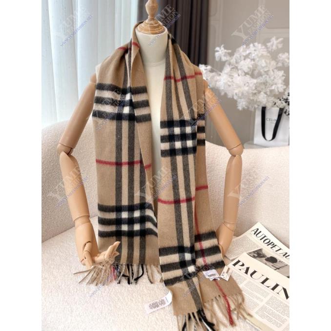 KHĂN CHOÀNG BURBERRY&nbsp;