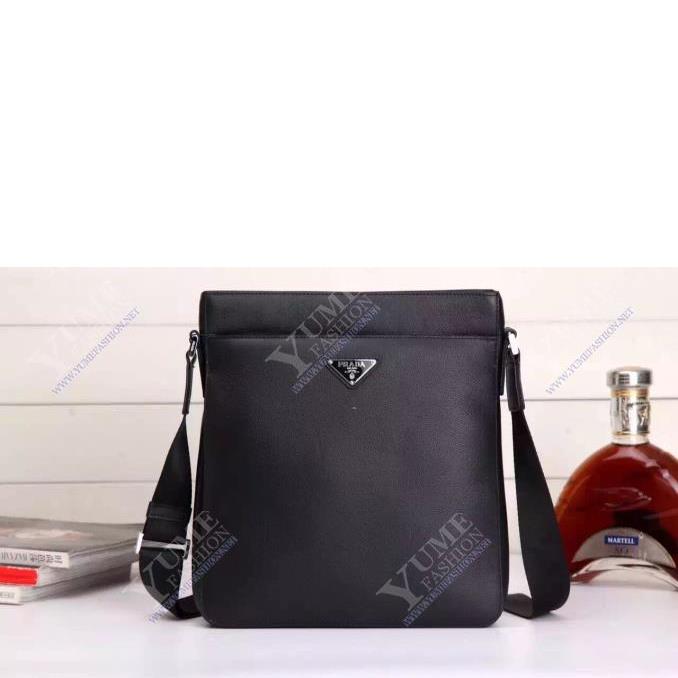 TÚI XÁCH CHO NAM&nbsp;Túi Nam Prada